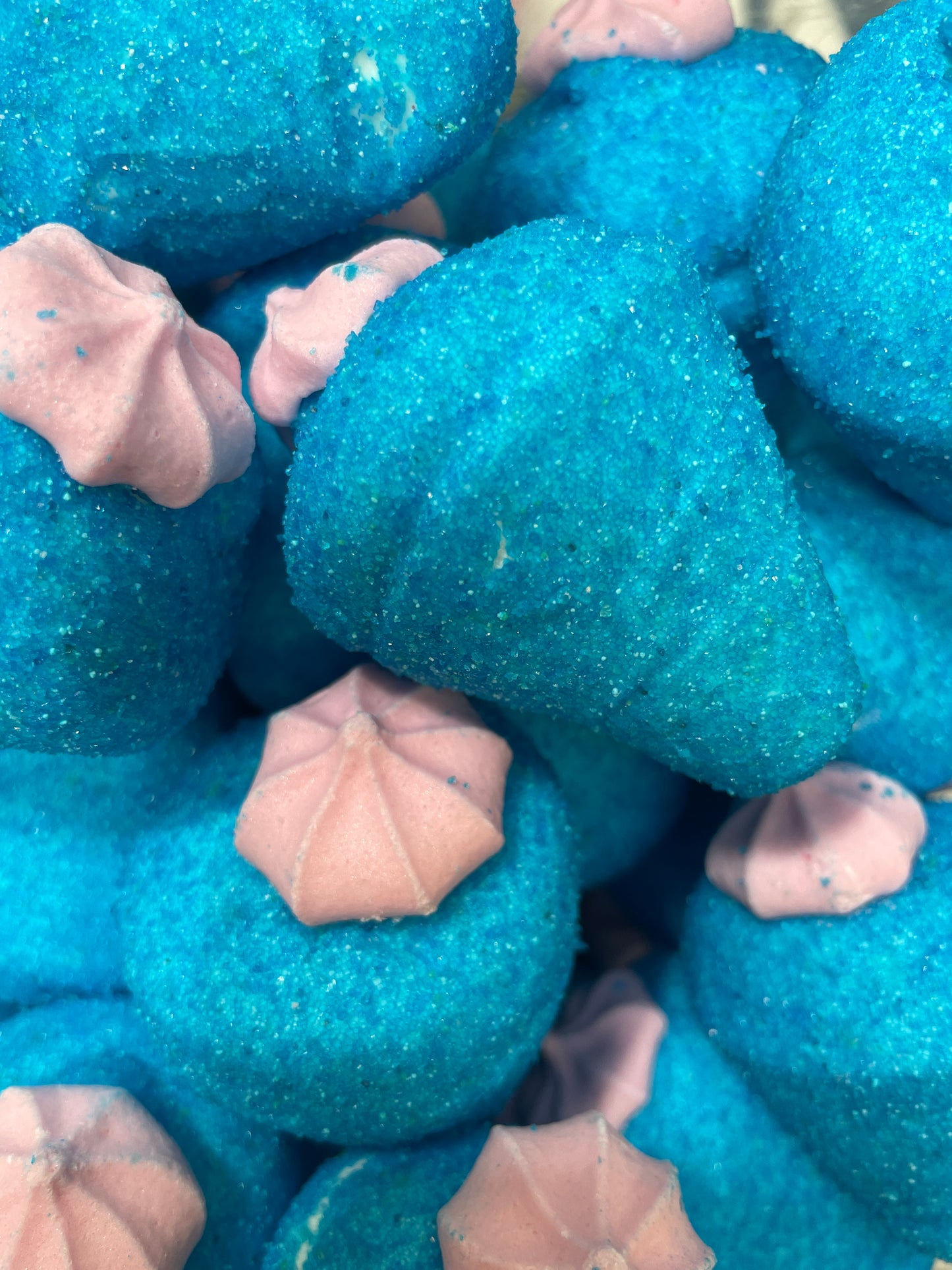 Grosse Fraise bleue en guimauve dolciaria